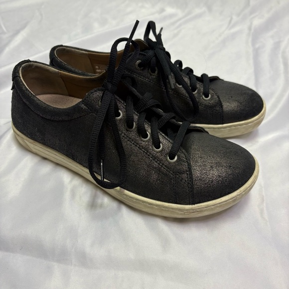 Birkenstock Shoes - Birkenstock Arran Women’s 40 Low Top Leather Low Top Sneakers in Black Metallic